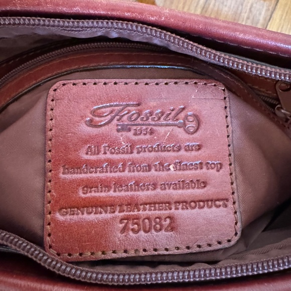 Fossil Leather Shoulder Bag - Picture 15 of 16
